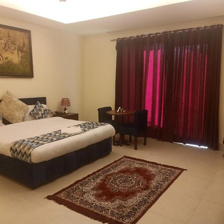 Hotel The Am Bliss Gurgaon Exterior foto